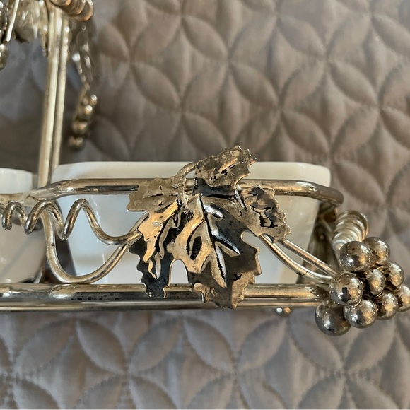 Vintage Silver Plated Porcelain Server Grape Motif Holder Studio Silversmiths - Picture 2 of 4